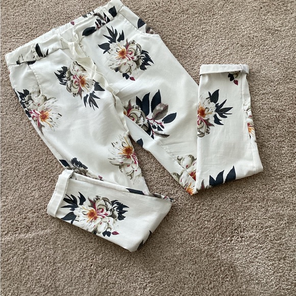 BRAND BAZAR Pants - BRAND BAZAR FLORAL WHITE PANTS